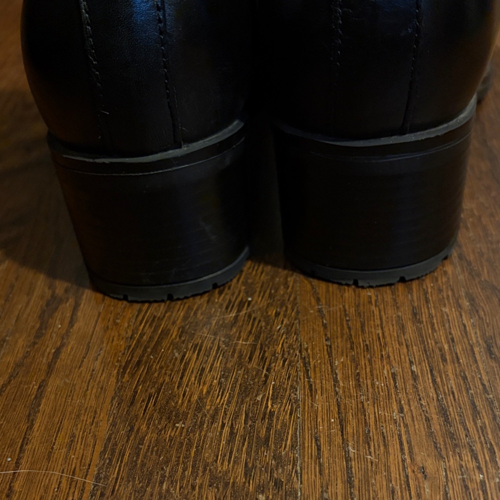 Miz Mooz Black Leather Jozie Ankle Boots with button detail, size 39 (us 8.5) - Picture 6 of 12